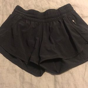 Tracker 4” shorts